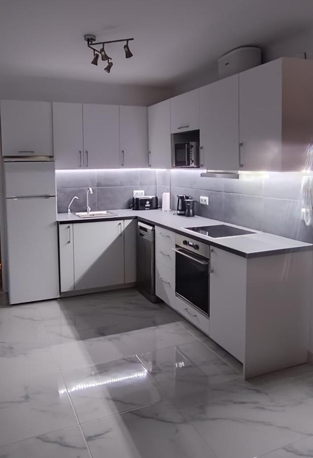 Pmt16 - Large City Apartment On The Beach Торевьиа Экстерьер фото
